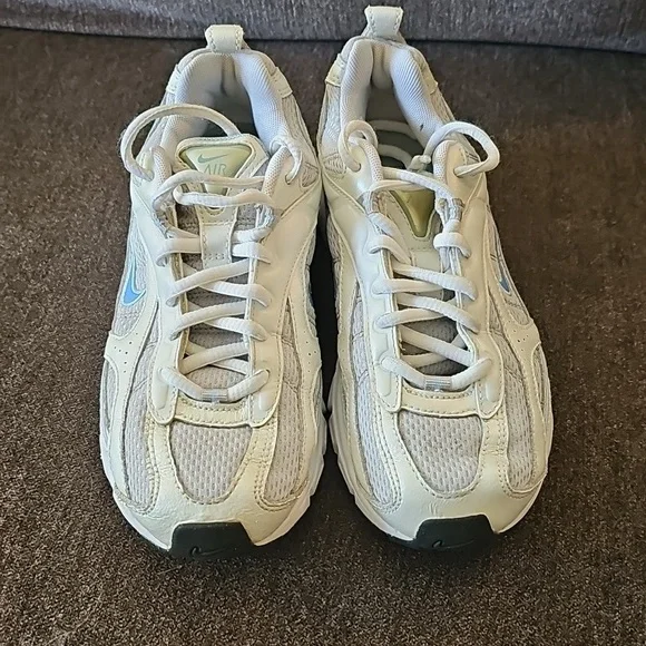 Nike Air Women's Running Shoes 🩵🩵🩵 - Picture 3 of 9